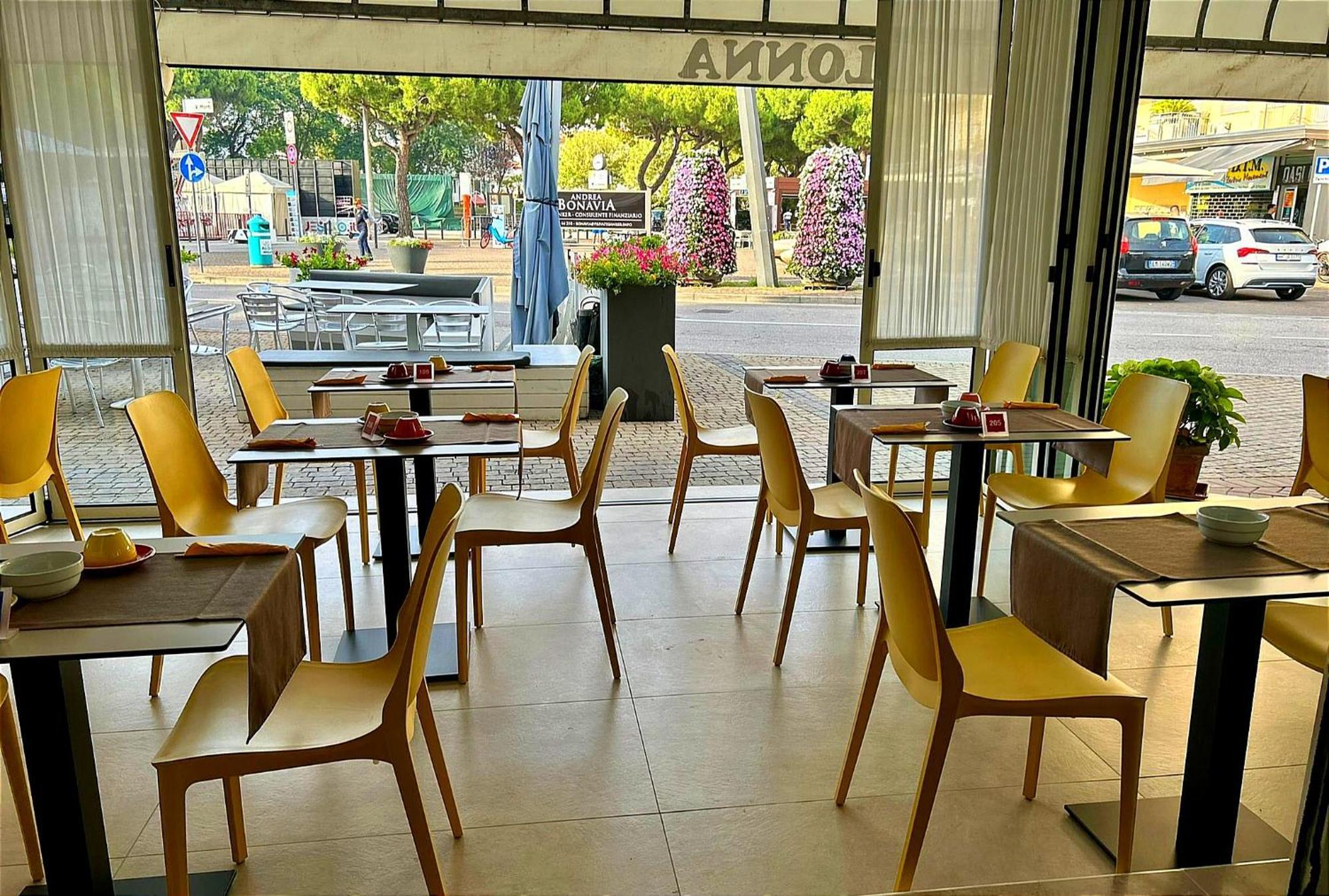 Hotel Colonna Lido di Jesolo Ngoại thất bức ảnh