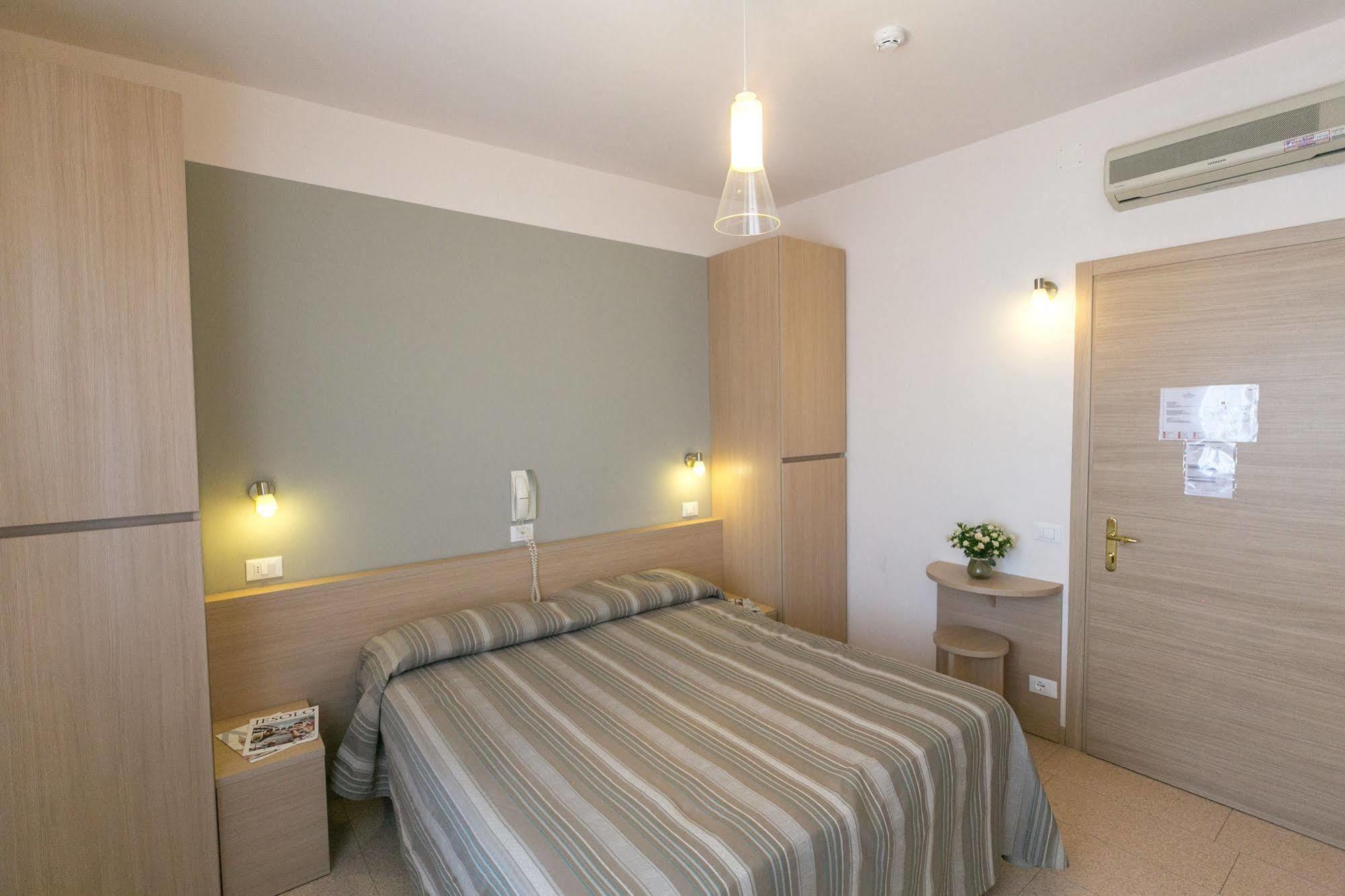 Hotel Colonna Lido di Jesolo Ngoại thất bức ảnh