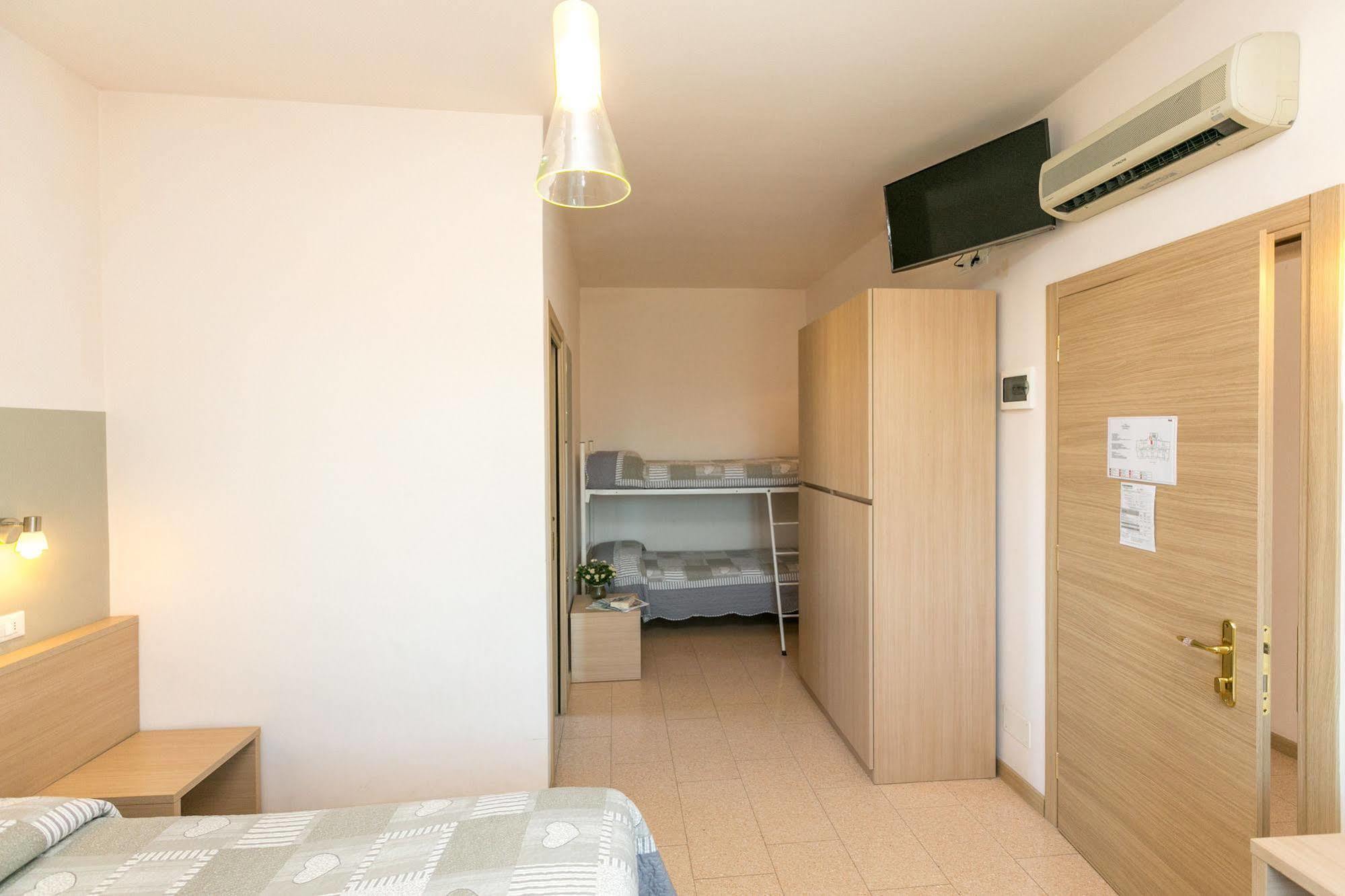 Hotel Colonna Lido di Jesolo Ngoại thất bức ảnh